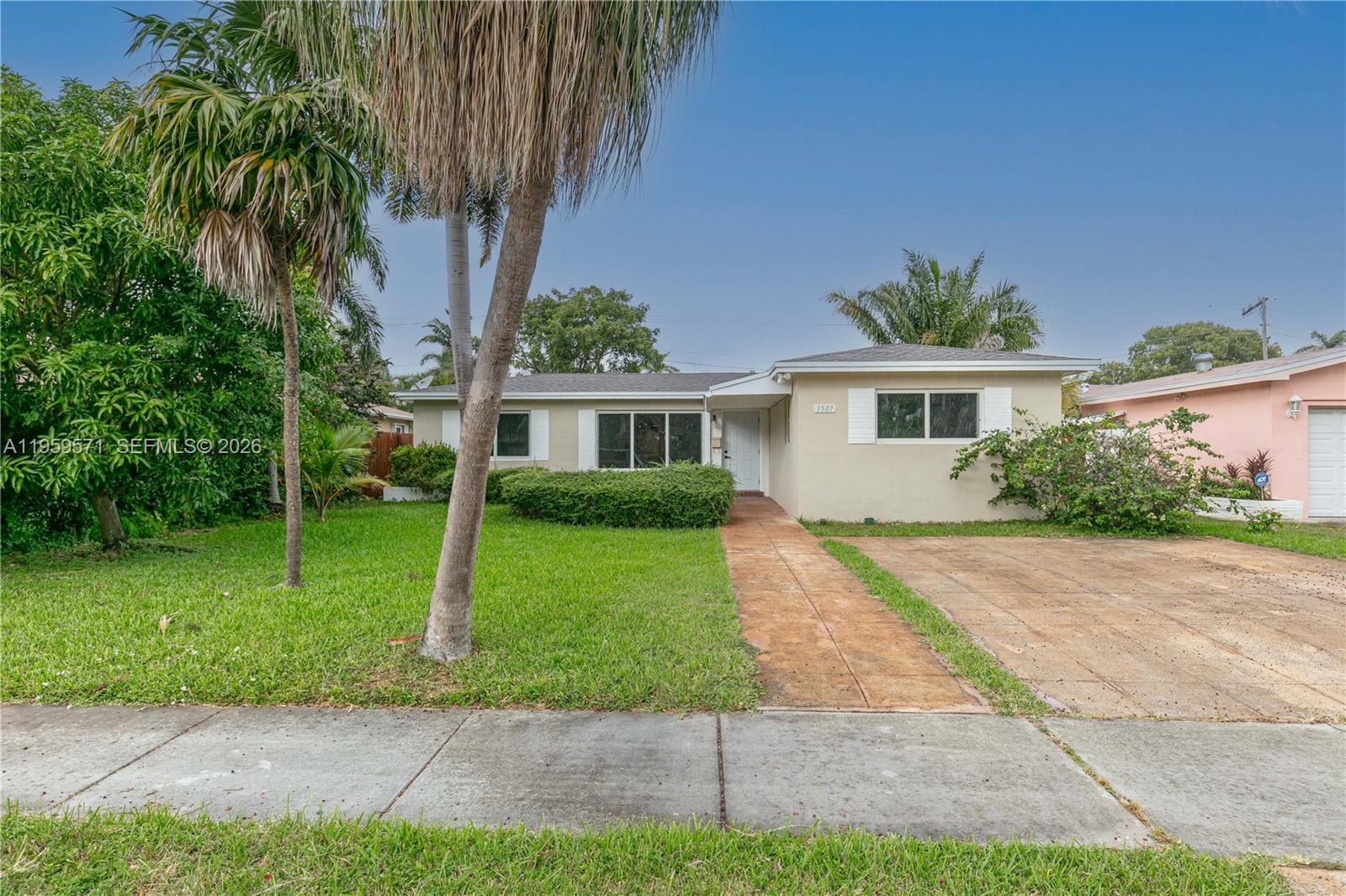 HOLLYWOOD HOMESITES HIGH - Residential