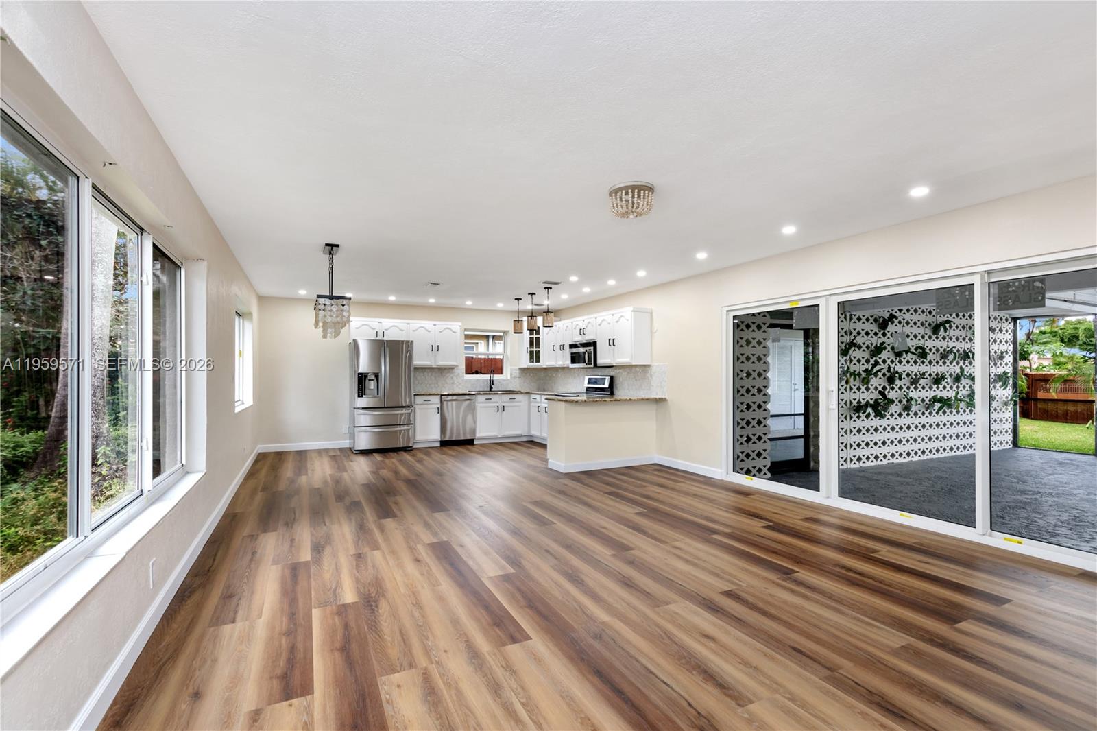 HOLLYWOOD HOMESITES HIGH - Residential