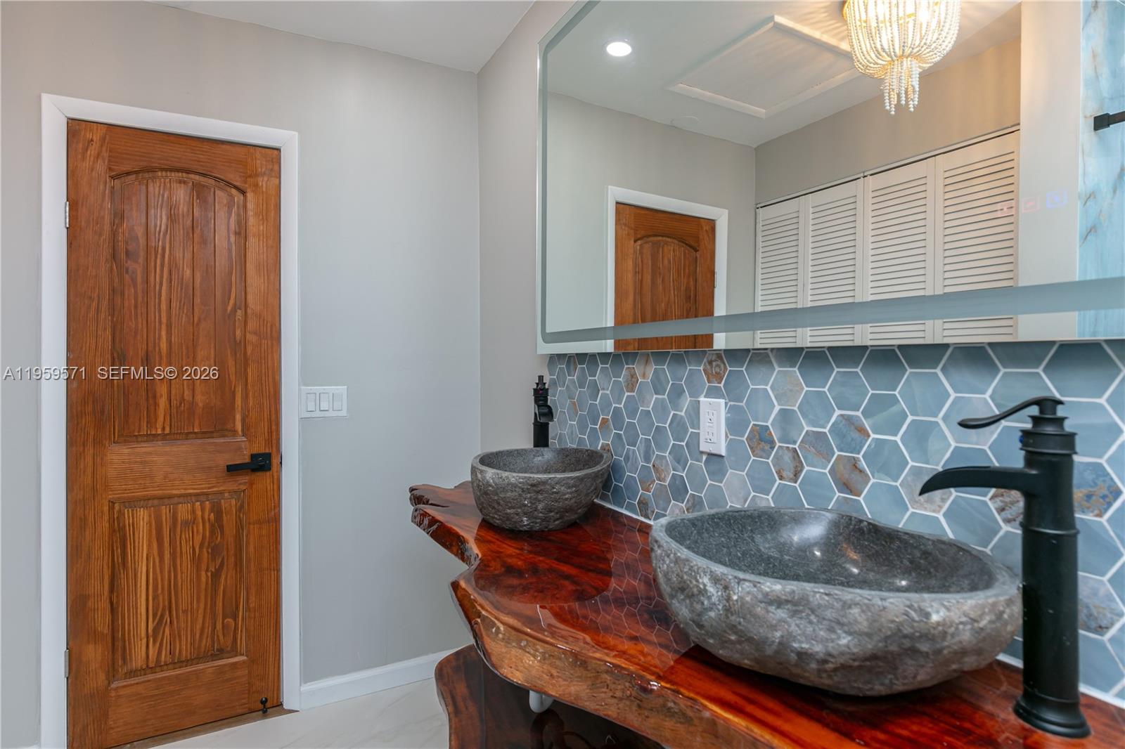 HOLLYWOOD HOMESITES HIGH - Residential