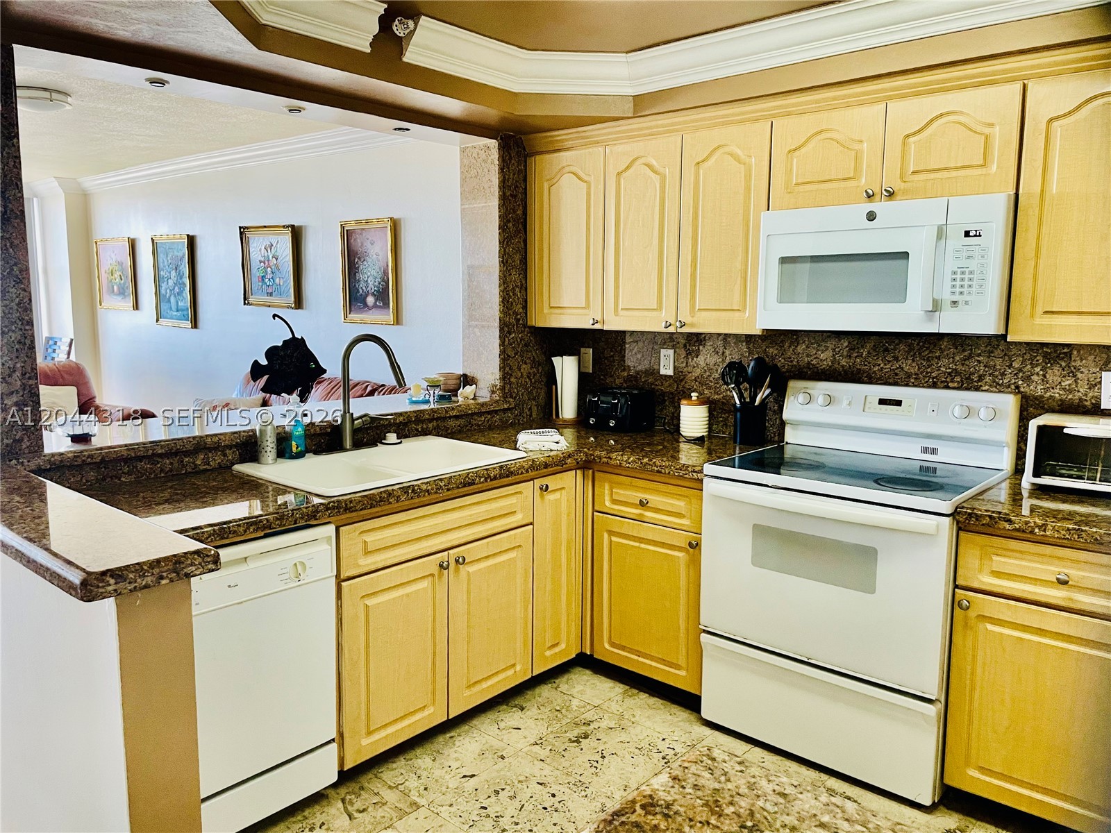 CLUB ATLANTIS CONDO - Residential