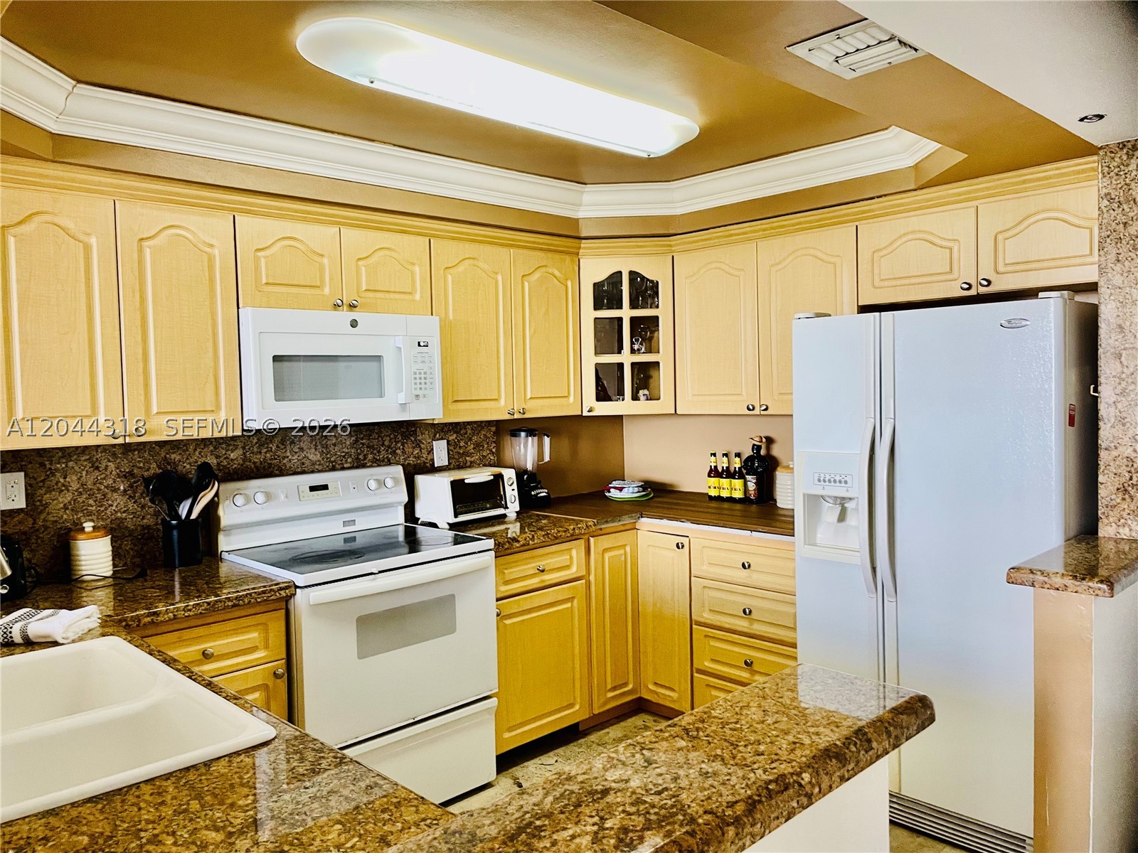 CLUB ATLANTIS CONDO - Residential