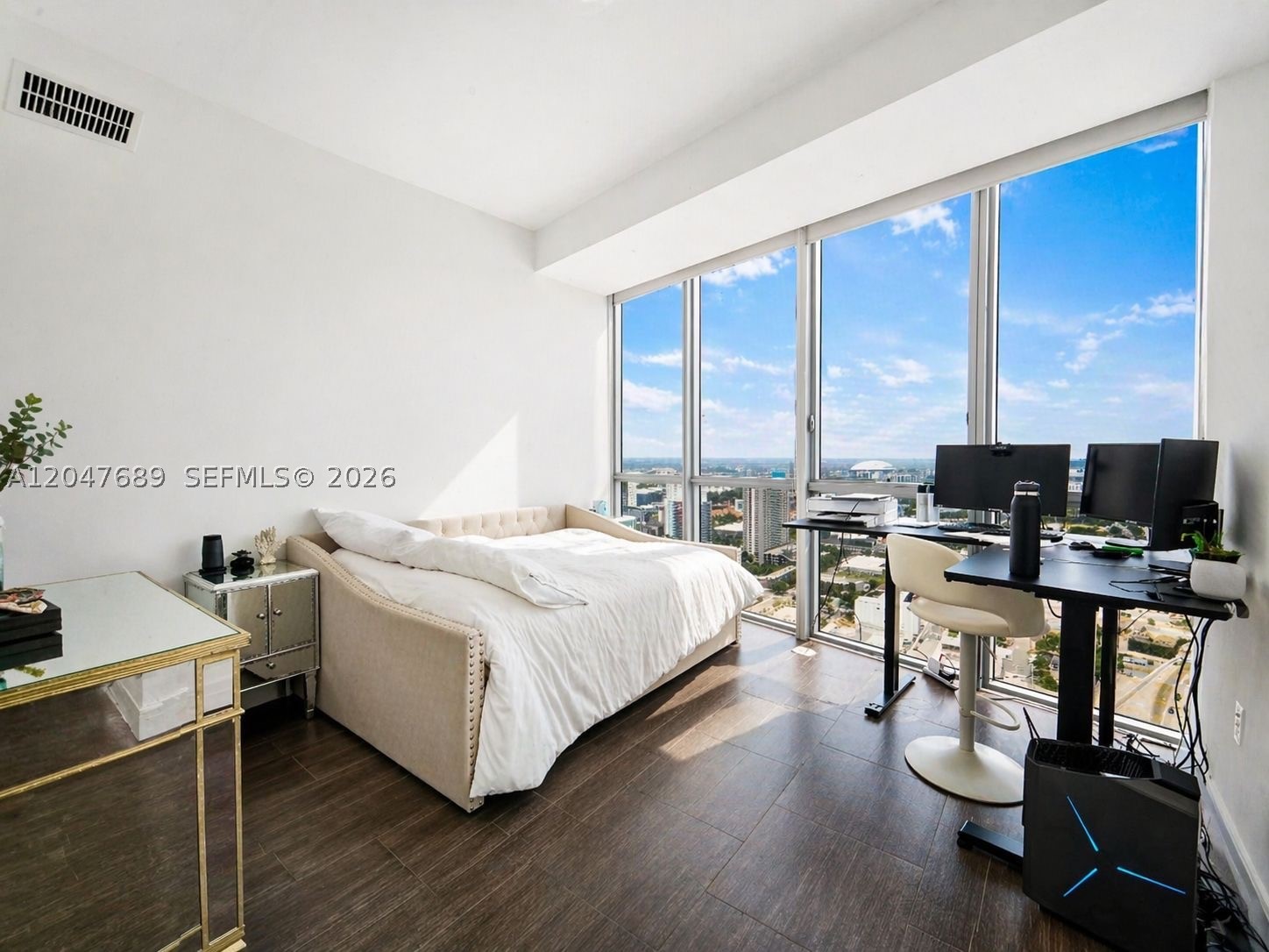 MARQUIS CONDO - Residential
