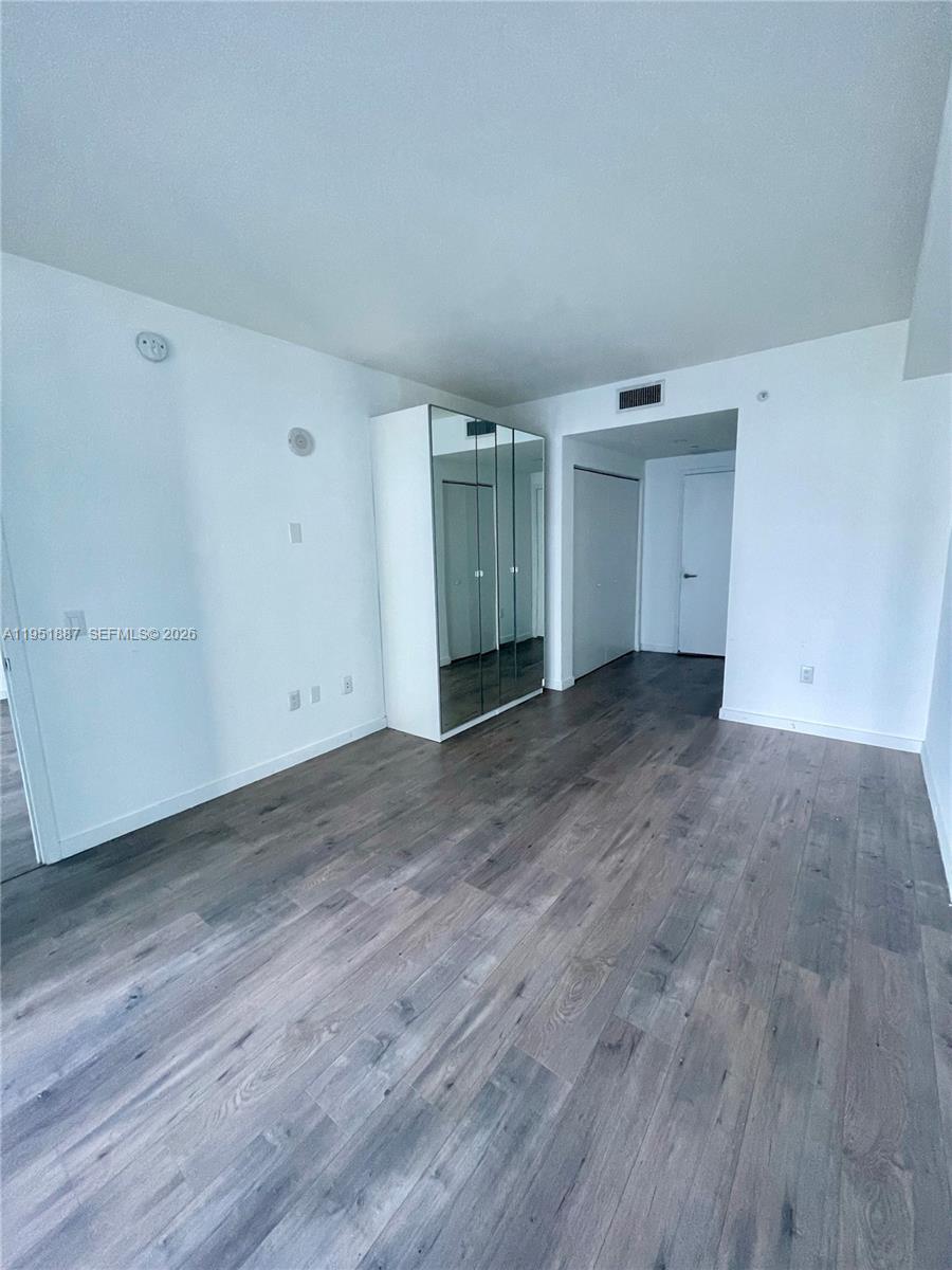 1100 MILLECENTO RESIDENCE - Residential