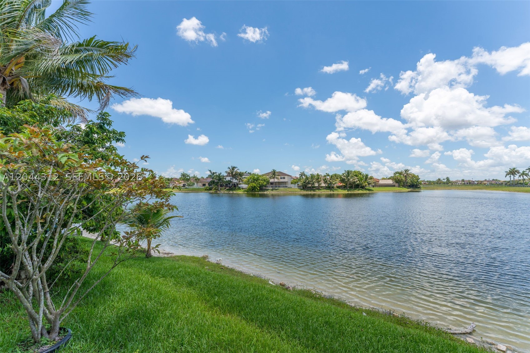 A B AT TAMIAMI TRAIL PHAS - Residential