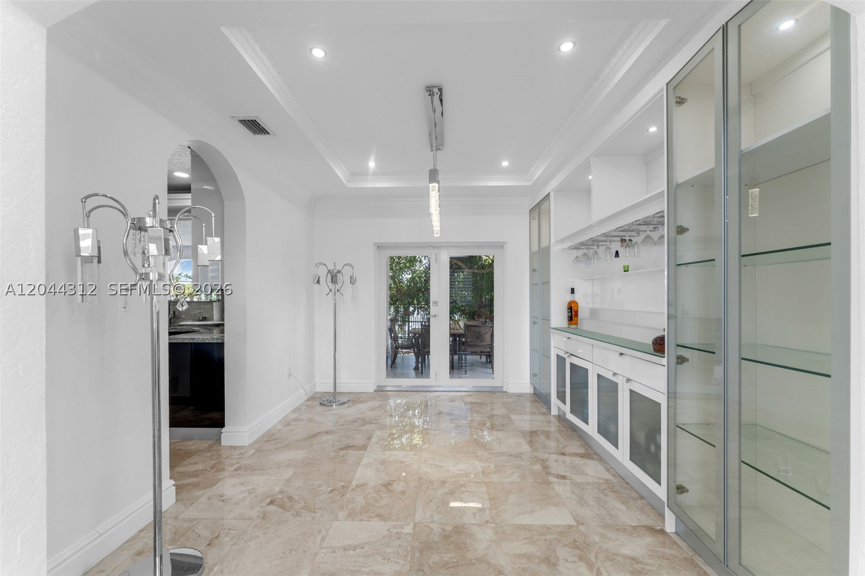 A B AT TAMIAMI TRAIL PHAS - Residential
