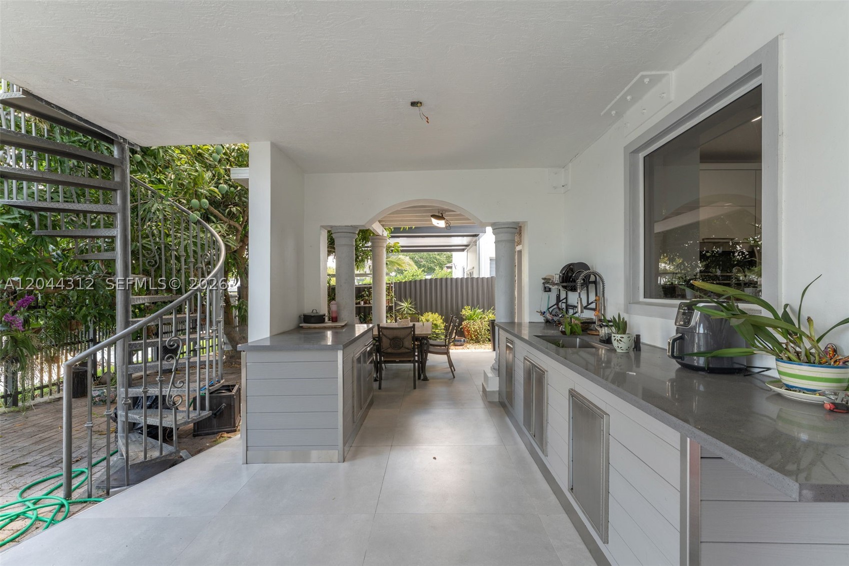 A B AT TAMIAMI TRAIL PHAS - Residential