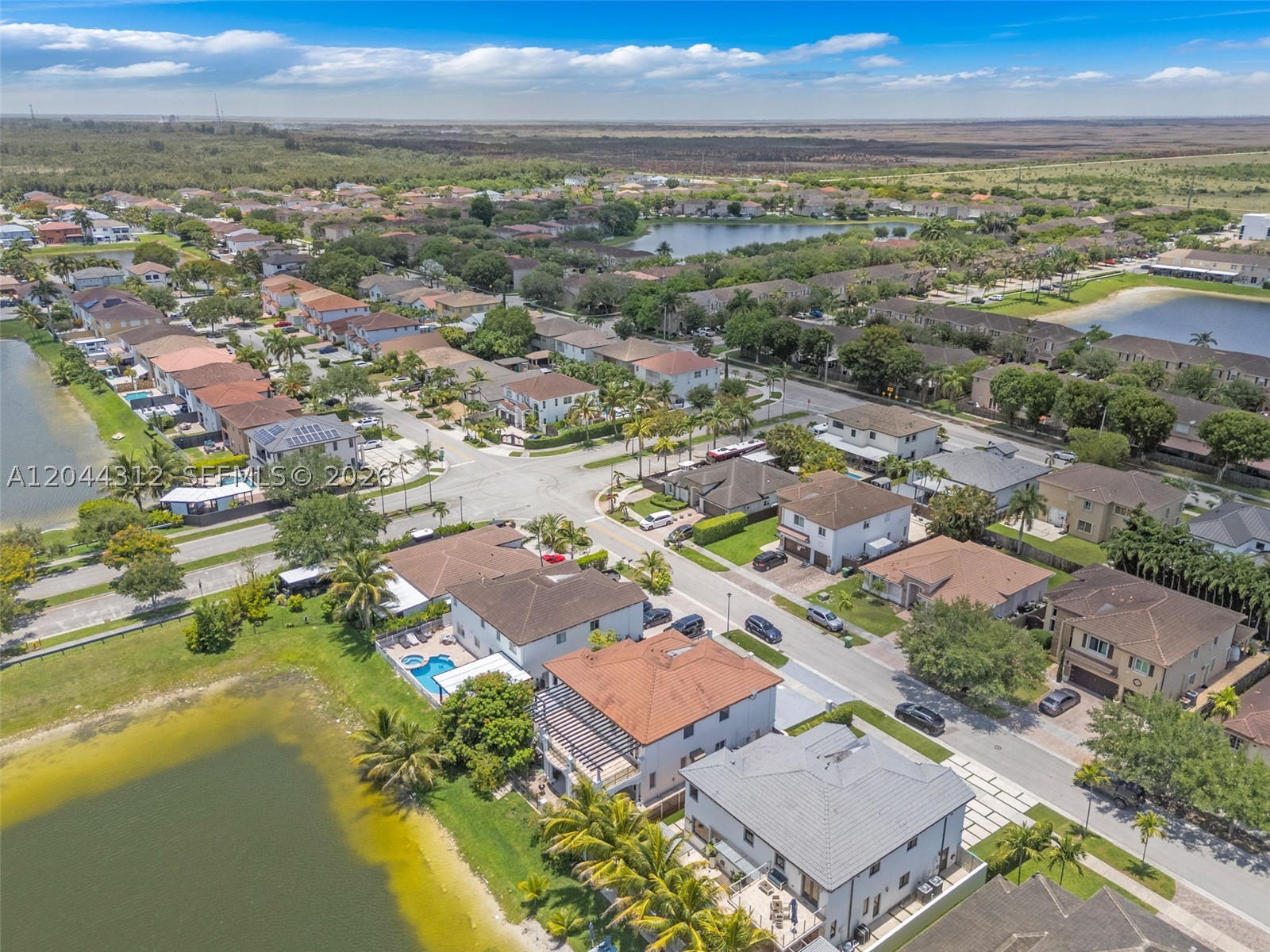 A B AT TAMIAMI TRAIL PHAS - Residential