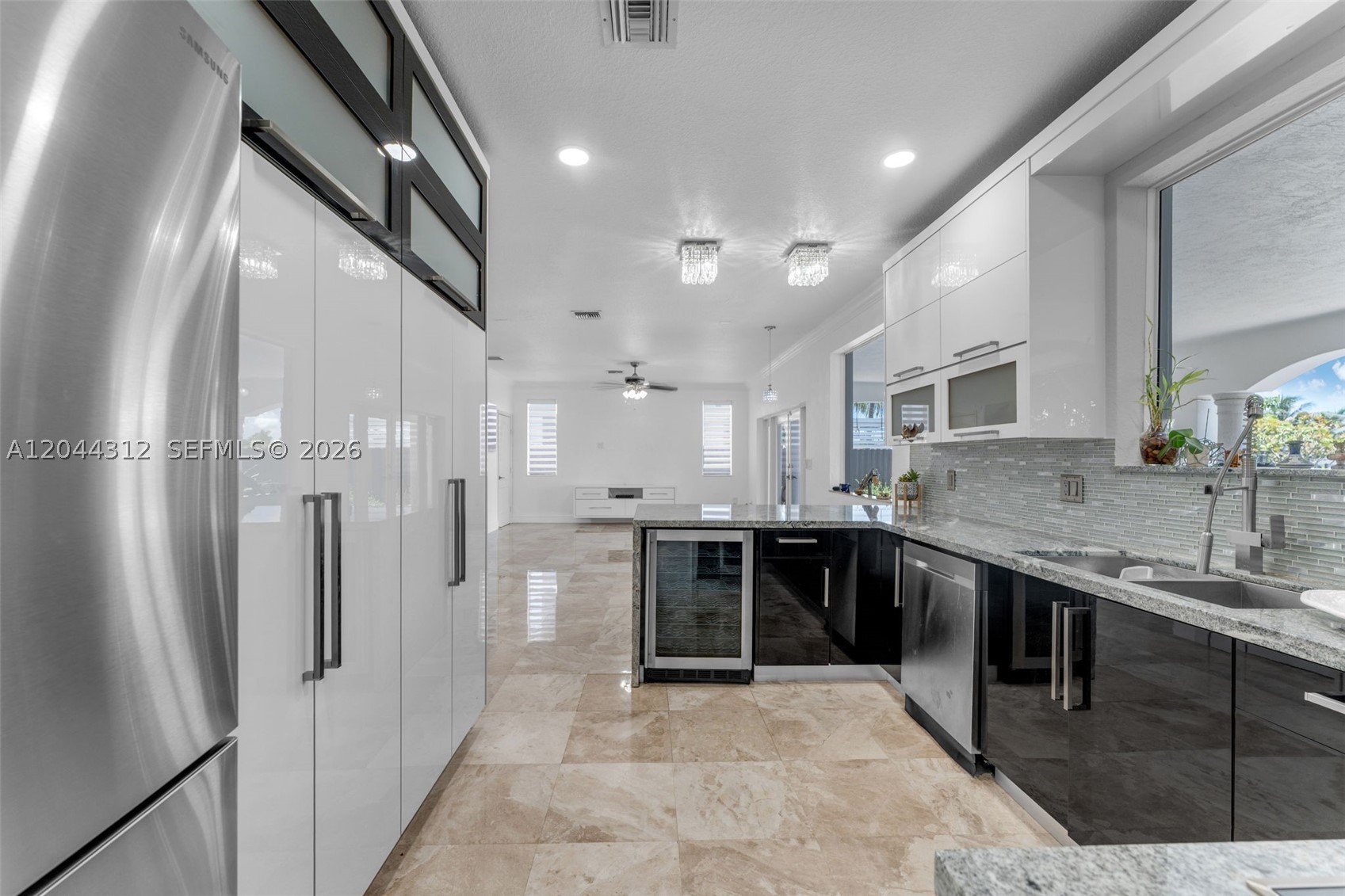 A B AT TAMIAMI TRAIL PHAS - Residential