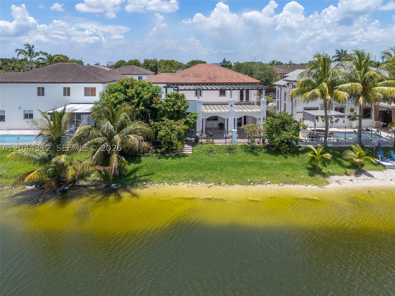 A B AT TAMIAMI TRAIL PHAS - Residential