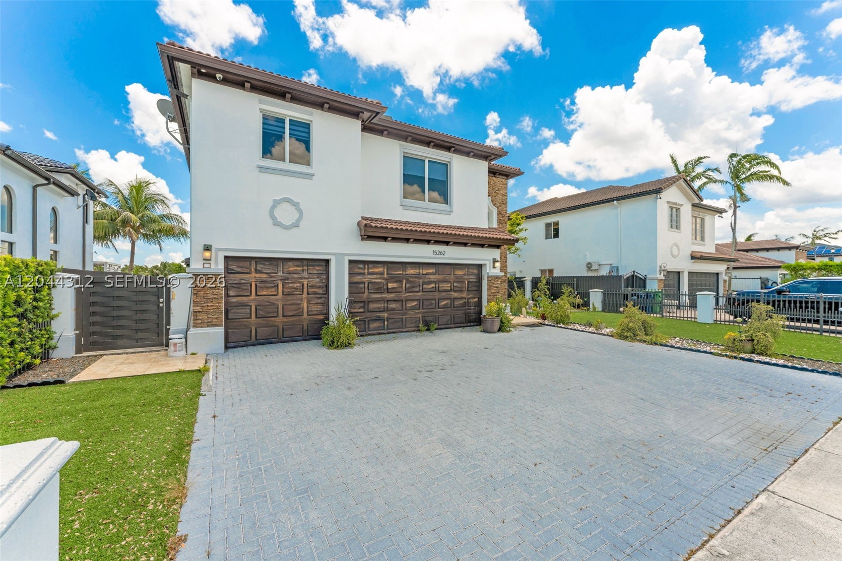 A B AT TAMIAMI TRAIL PHAS - Residential