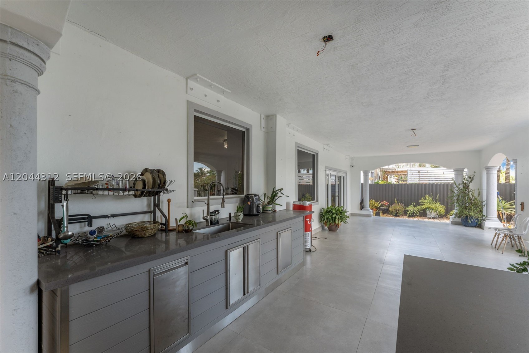 A B AT TAMIAMI TRAIL PHAS - Residential
