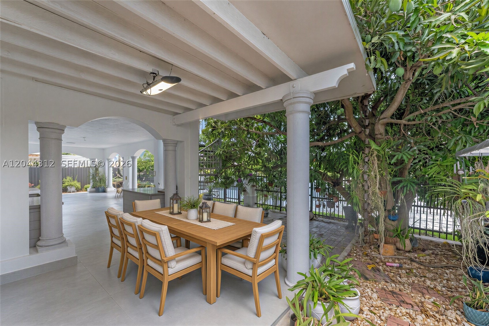 A B AT TAMIAMI TRAIL PHAS - Residential