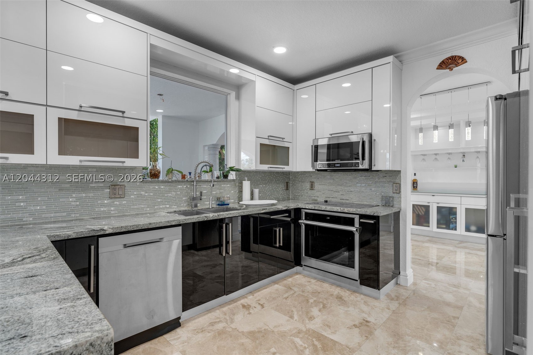 A B AT TAMIAMI TRAIL PHAS - Residential