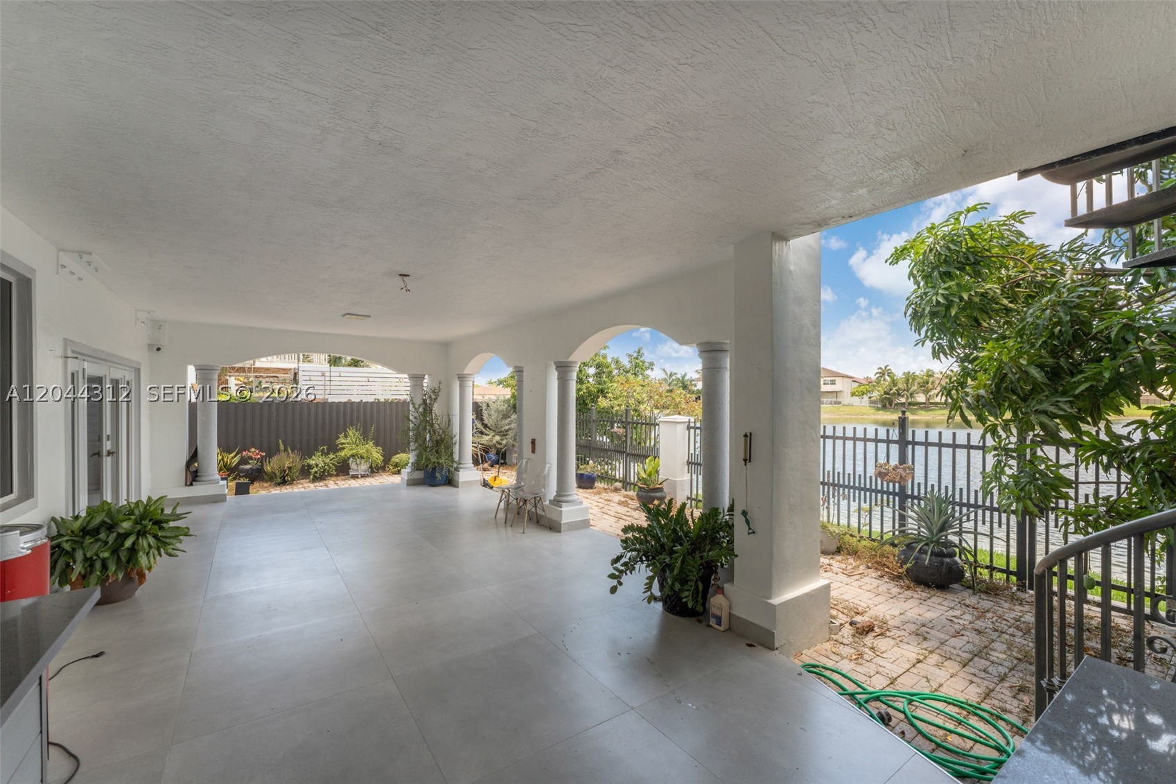 A B AT TAMIAMI TRAIL PHAS - Residential