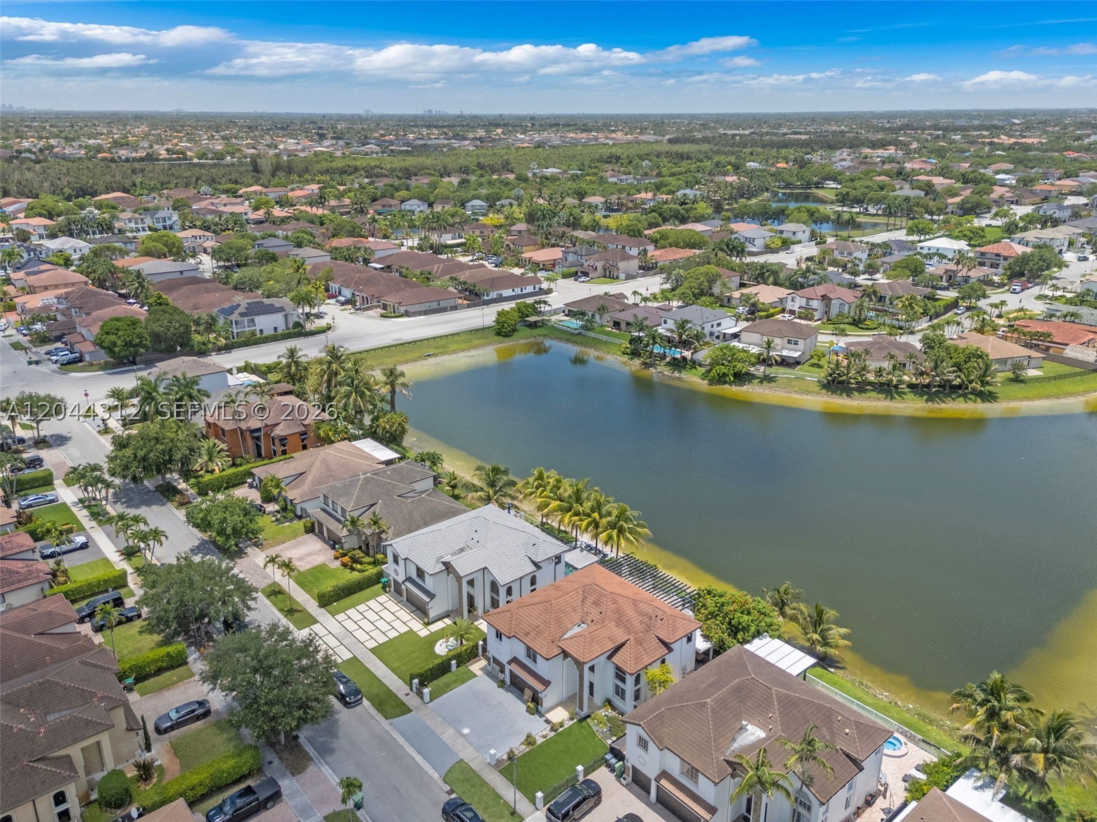 A B AT TAMIAMI TRAIL PHAS - Residential