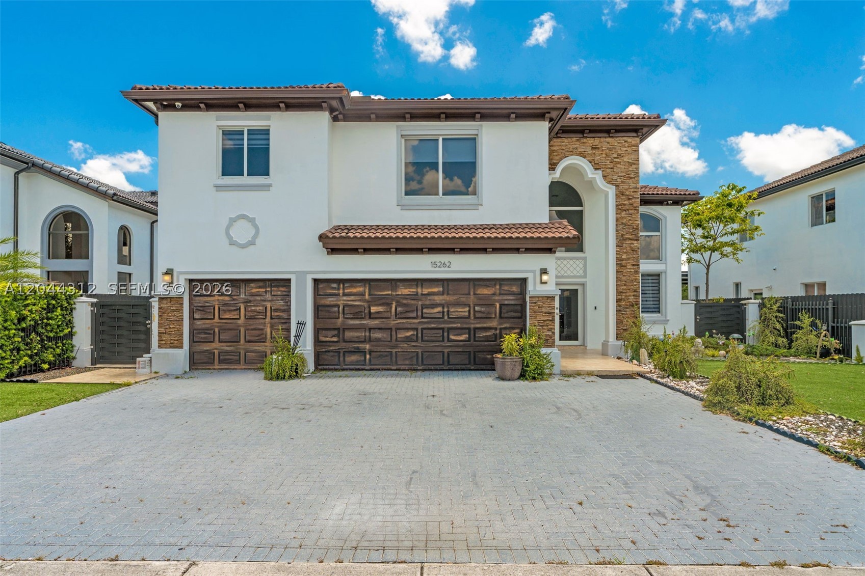 A B AT TAMIAMI TRAIL PHAS - Residential