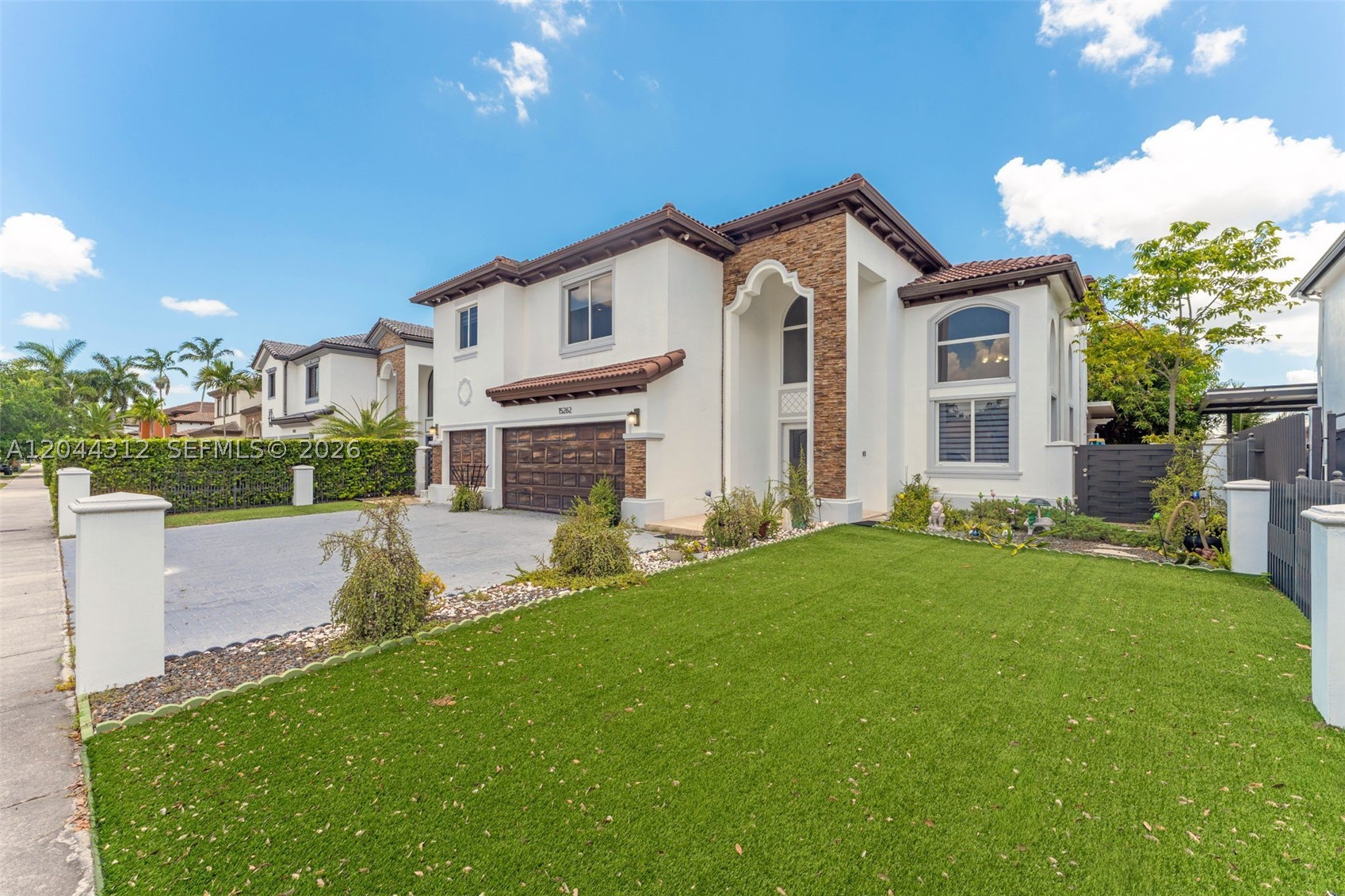 A B AT TAMIAMI TRAIL PHAS - Residential