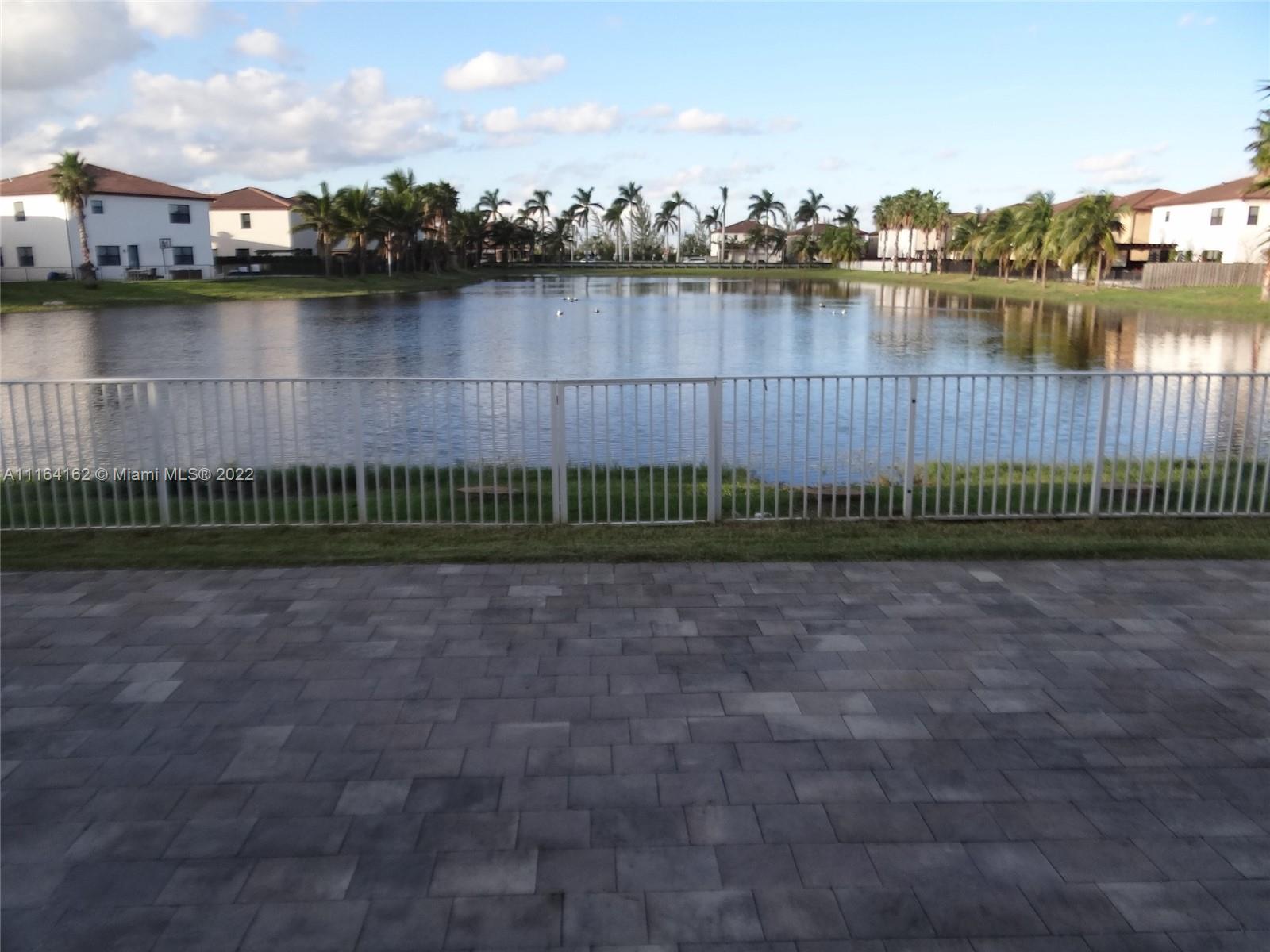 DORAL BREEZE - Residential