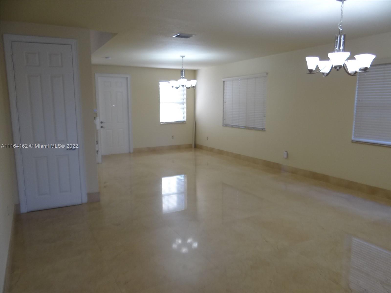 DORAL BREEZE - Residential