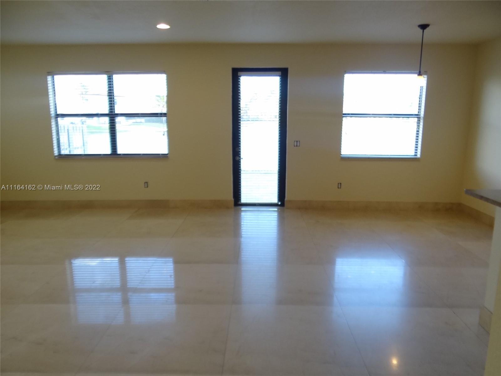 DORAL BREEZE - Residential