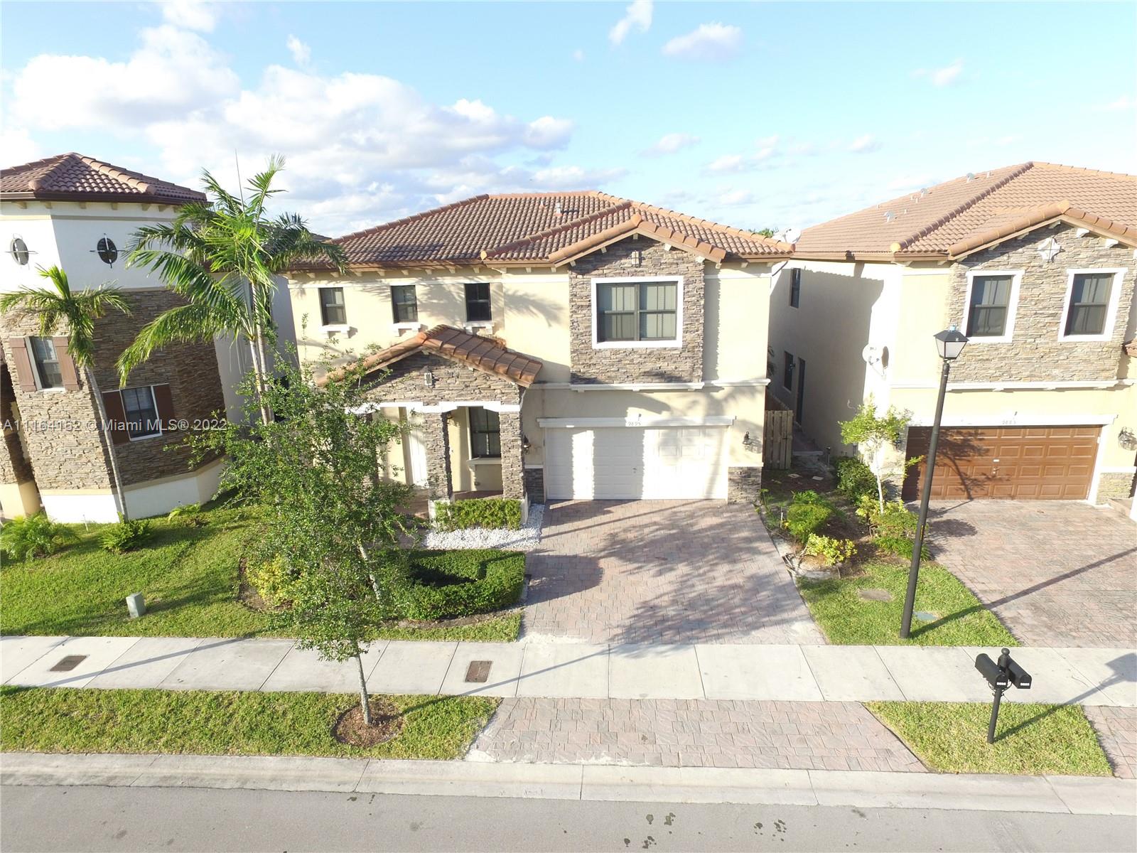 DORAL BREEZE - Residential
