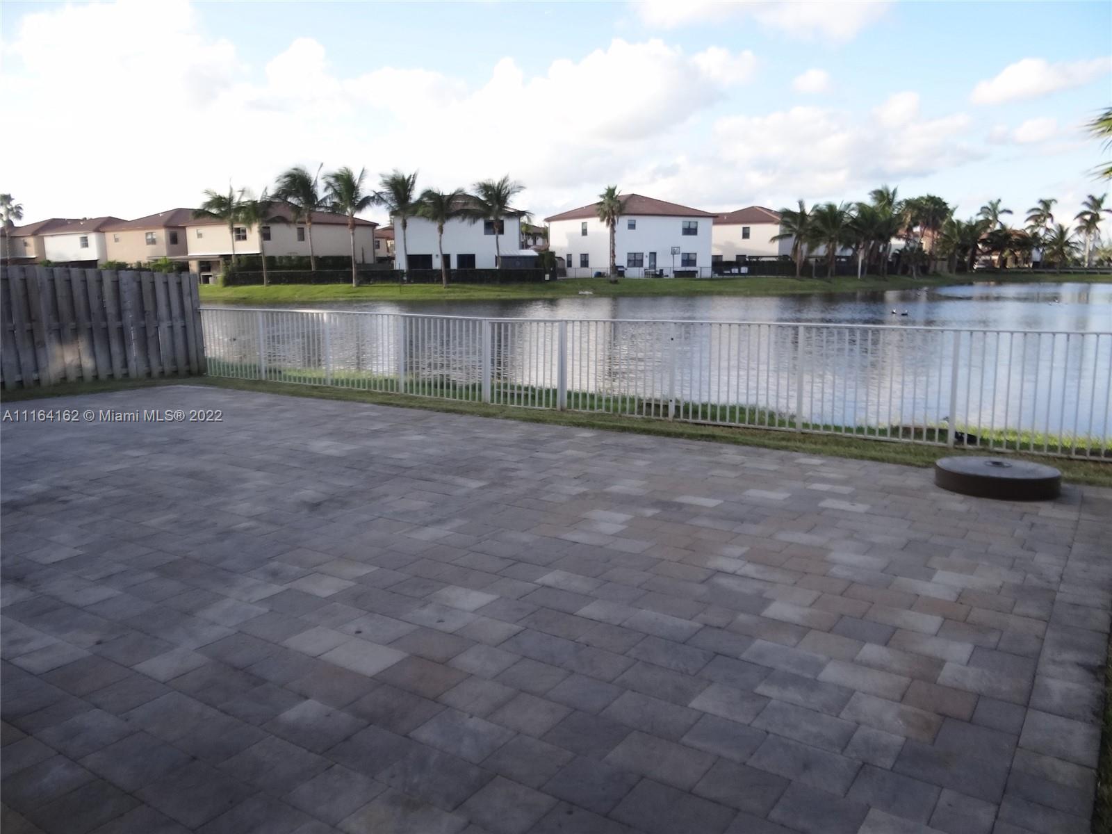 DORAL BREEZE - Residential