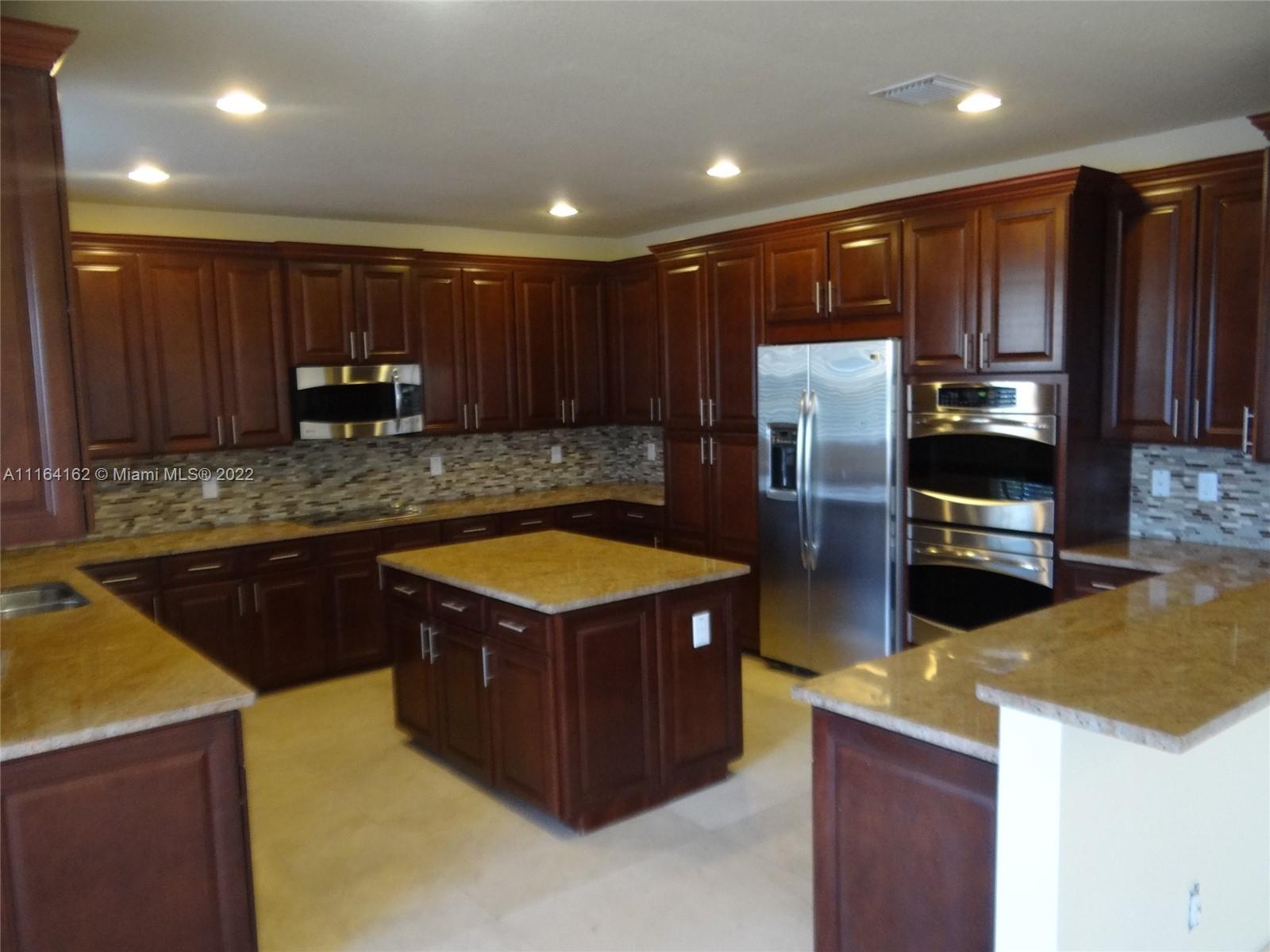 DORAL BREEZE - Residential