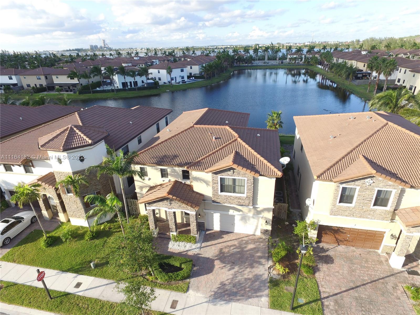 DORAL BREEZE - Residential