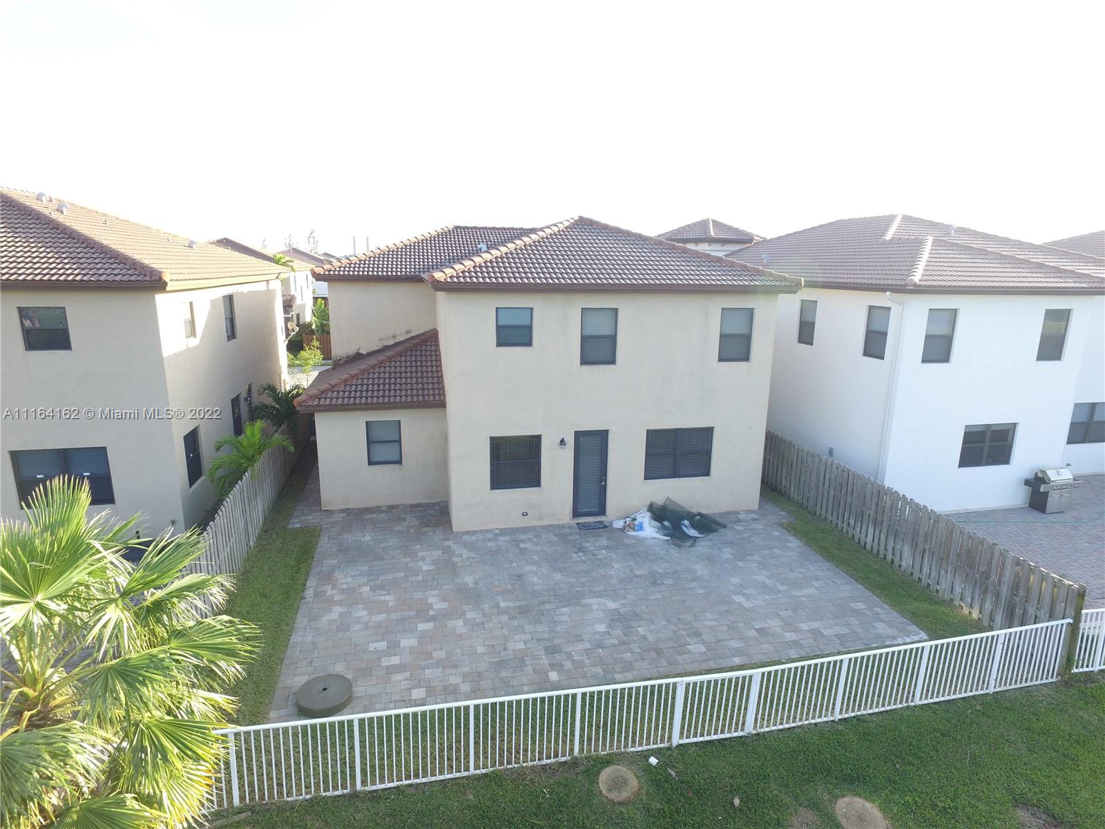 DORAL BREEZE - Residential