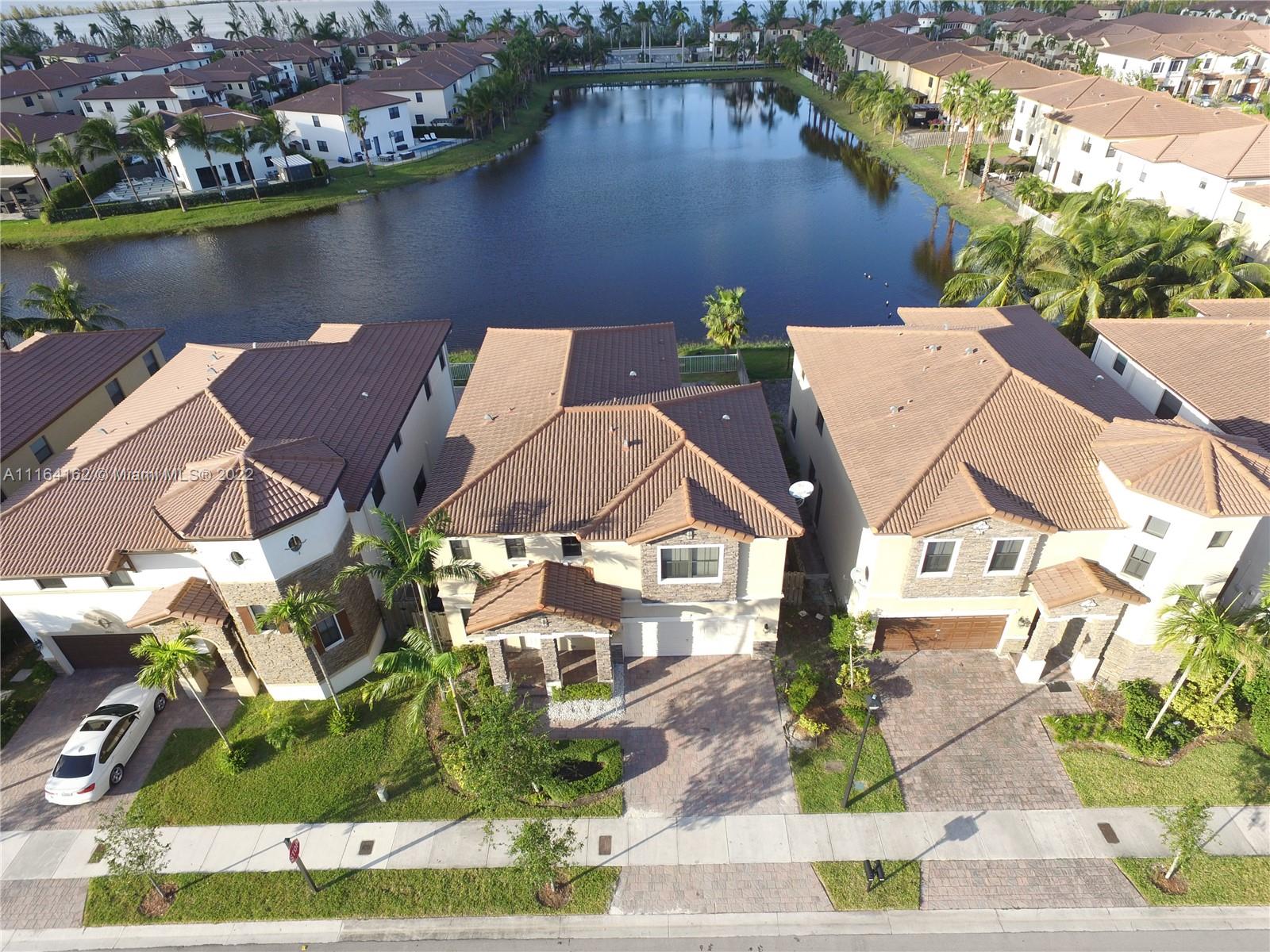 DORAL BREEZE - Residential