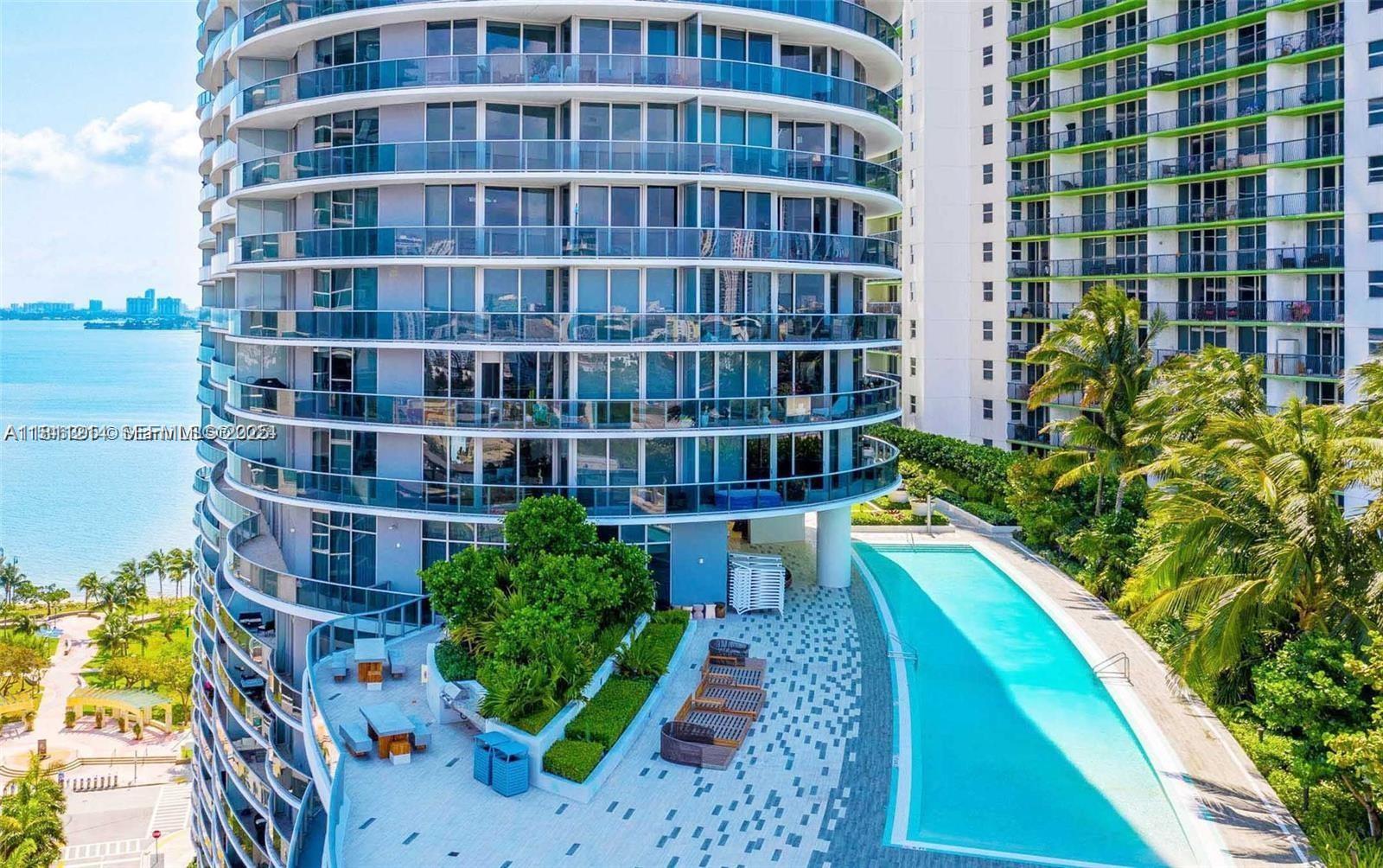 ARIA ON THE BAY CONDO - Residential