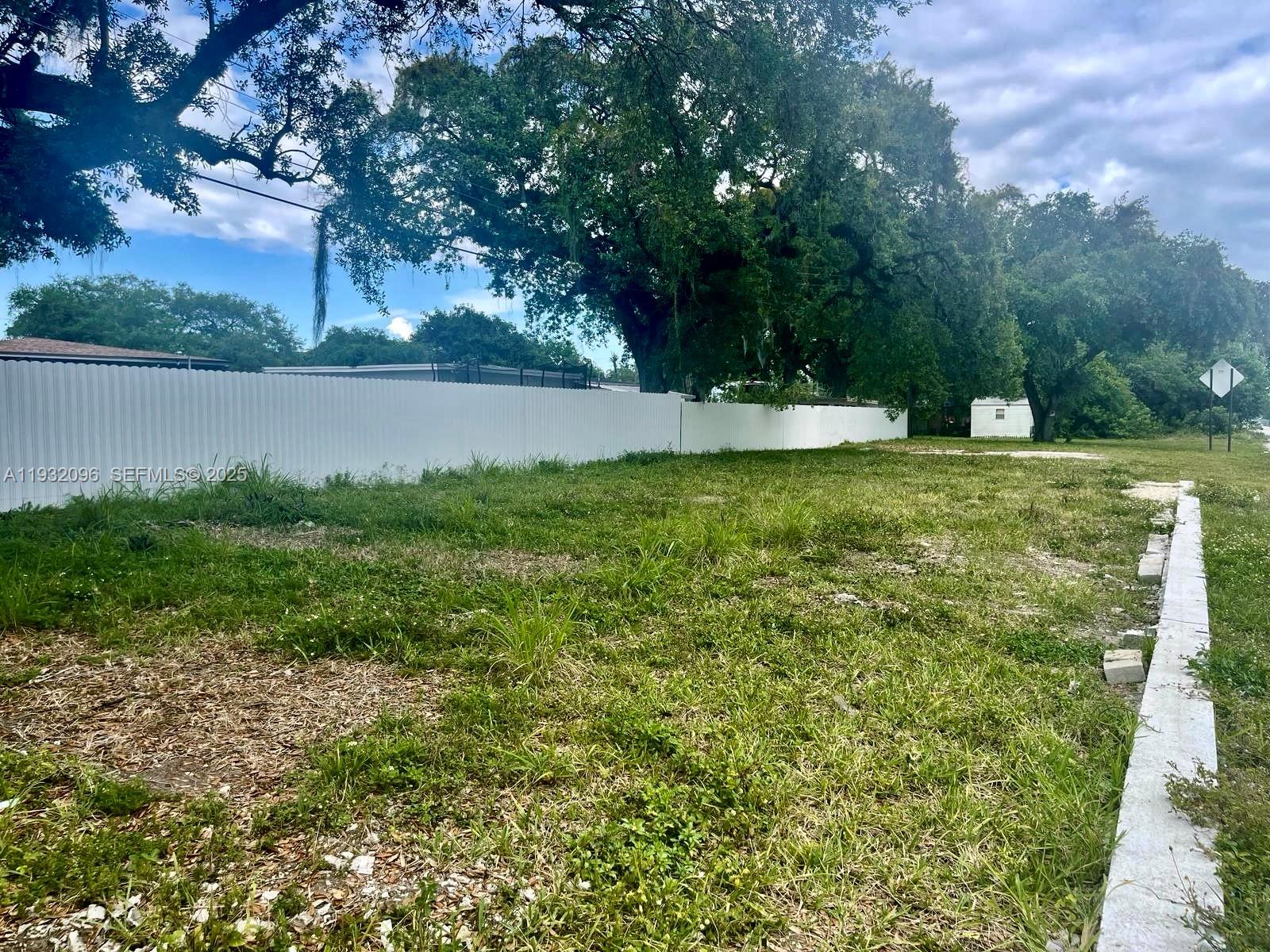 WESTWOOD MANOR ESTATES - Land