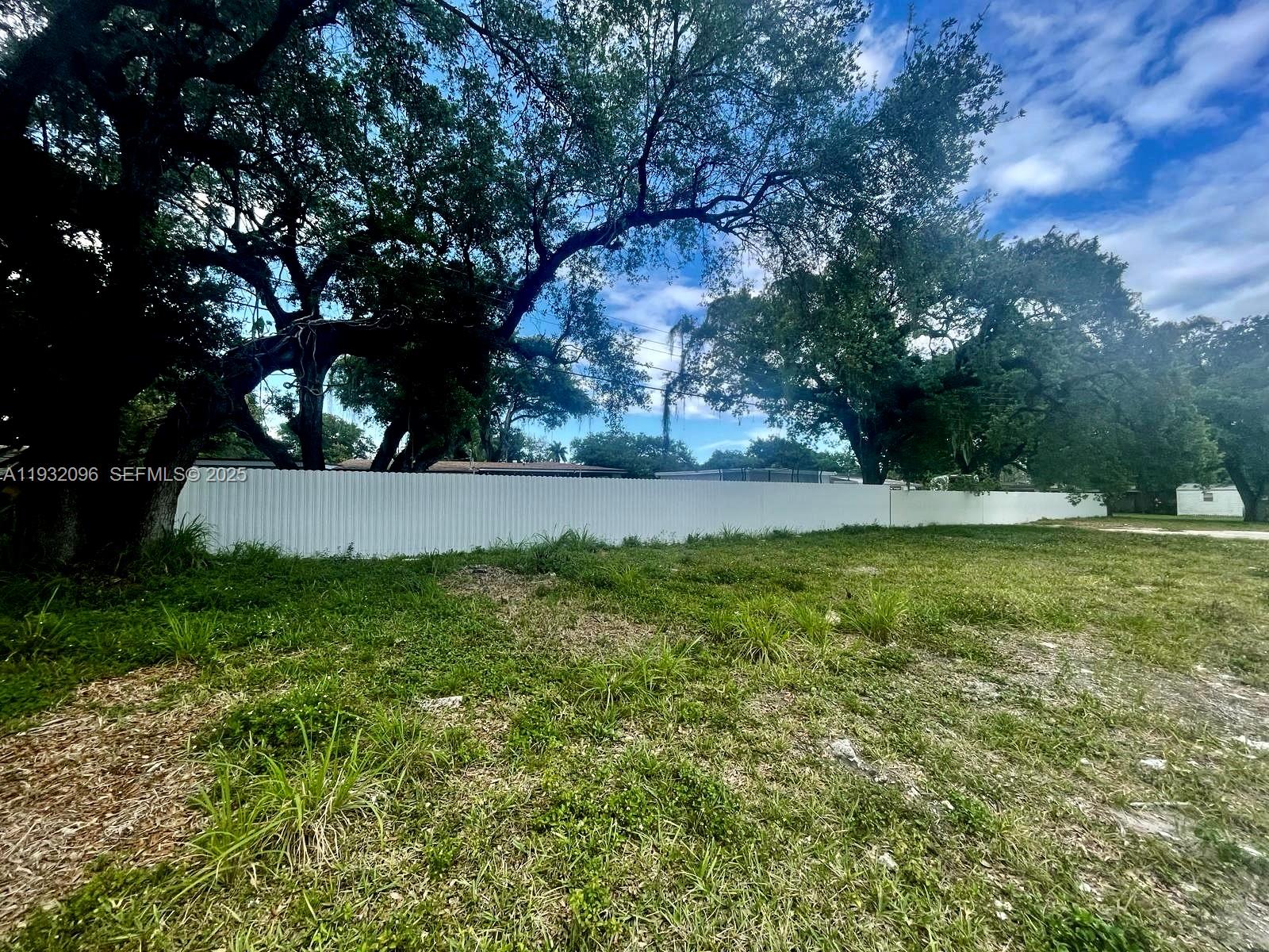 WESTWOOD MANOR ESTATES - Land