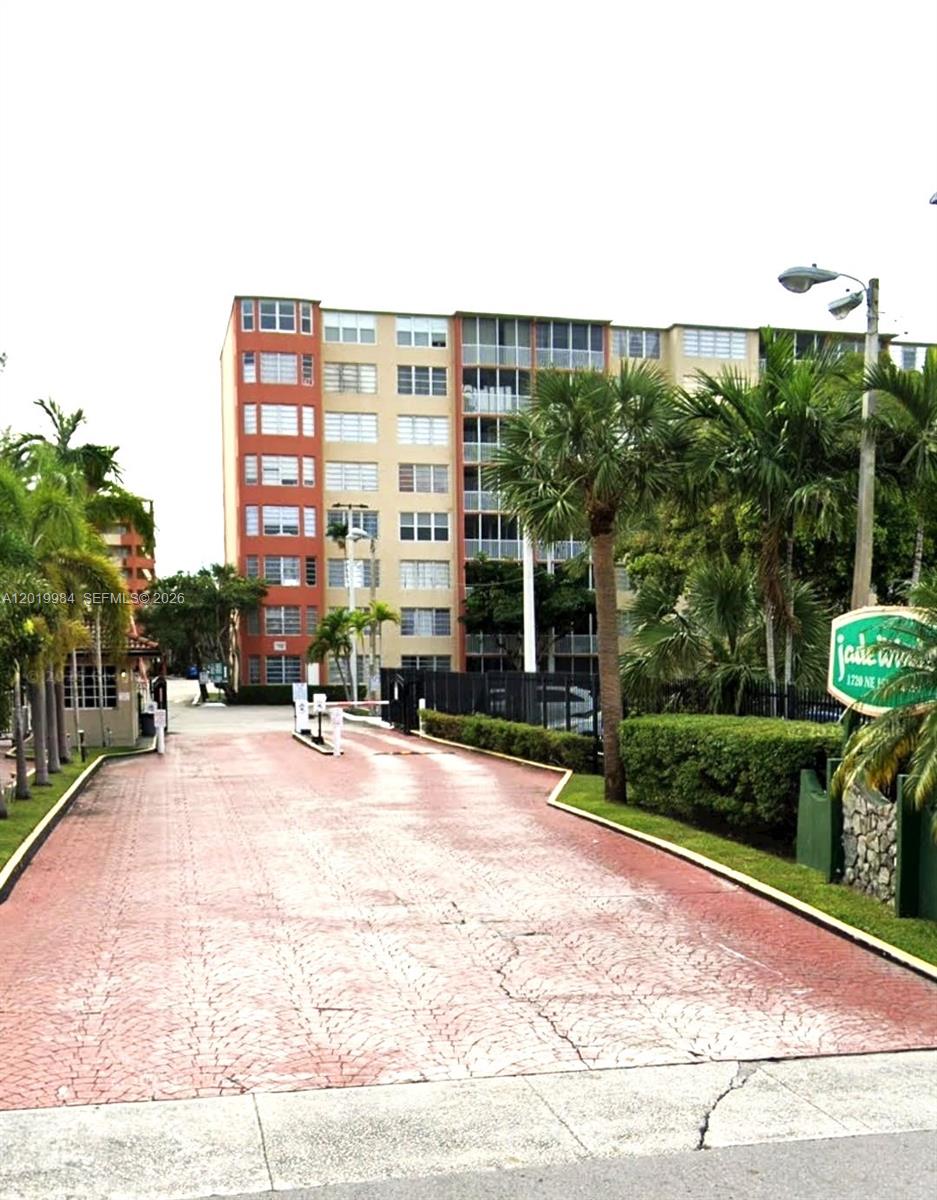 JADE WINDS GROUP - - Residential