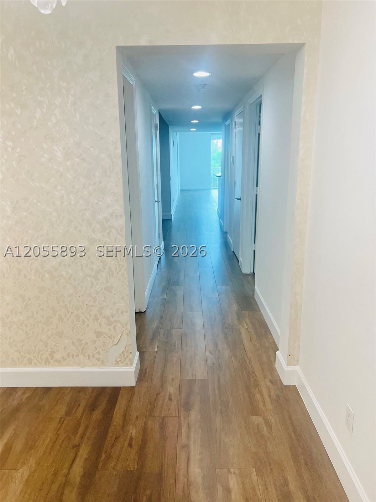 THE OAKS I CONDO - Residential
