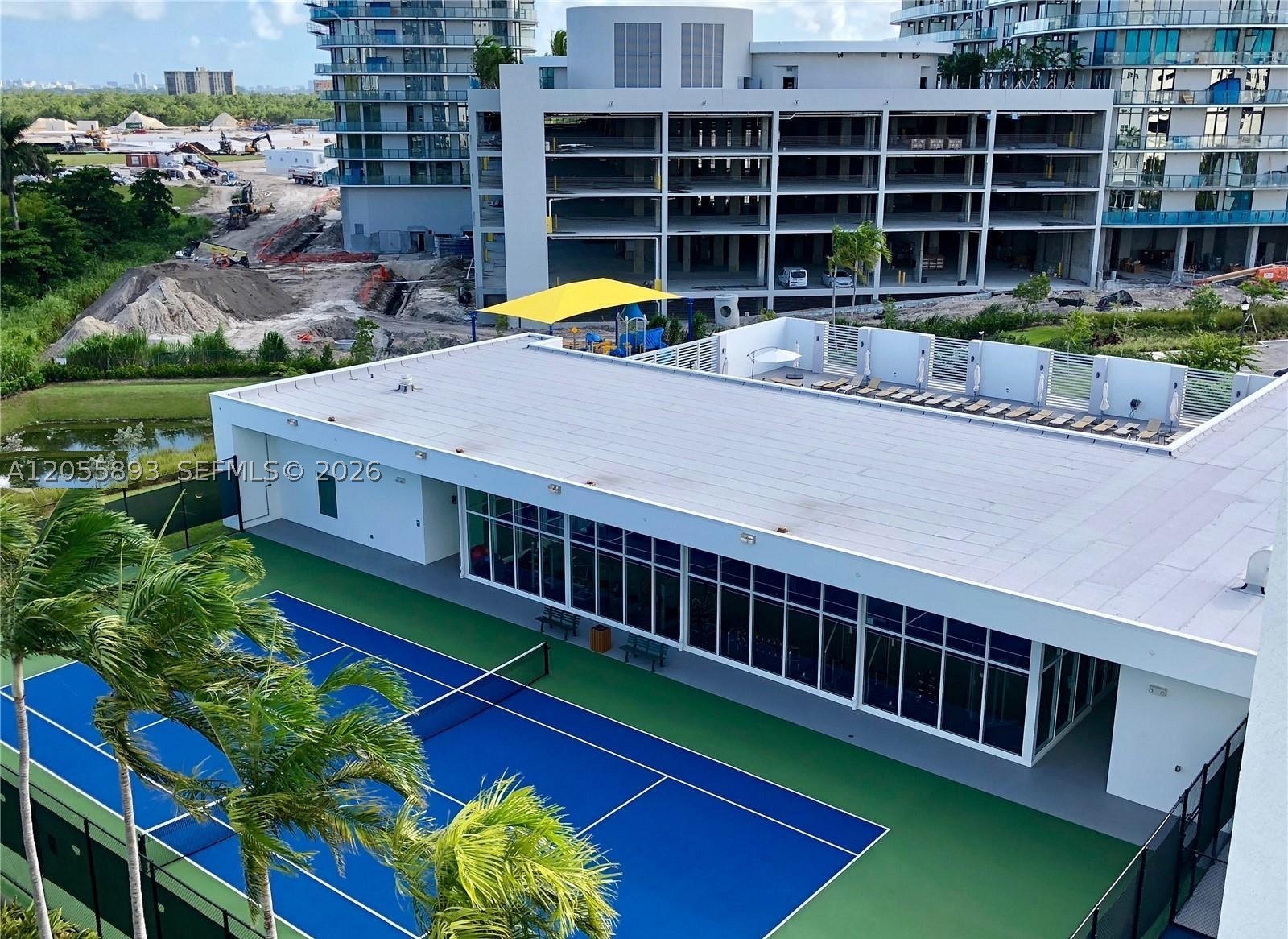 THE OAKS I CONDO - Residential