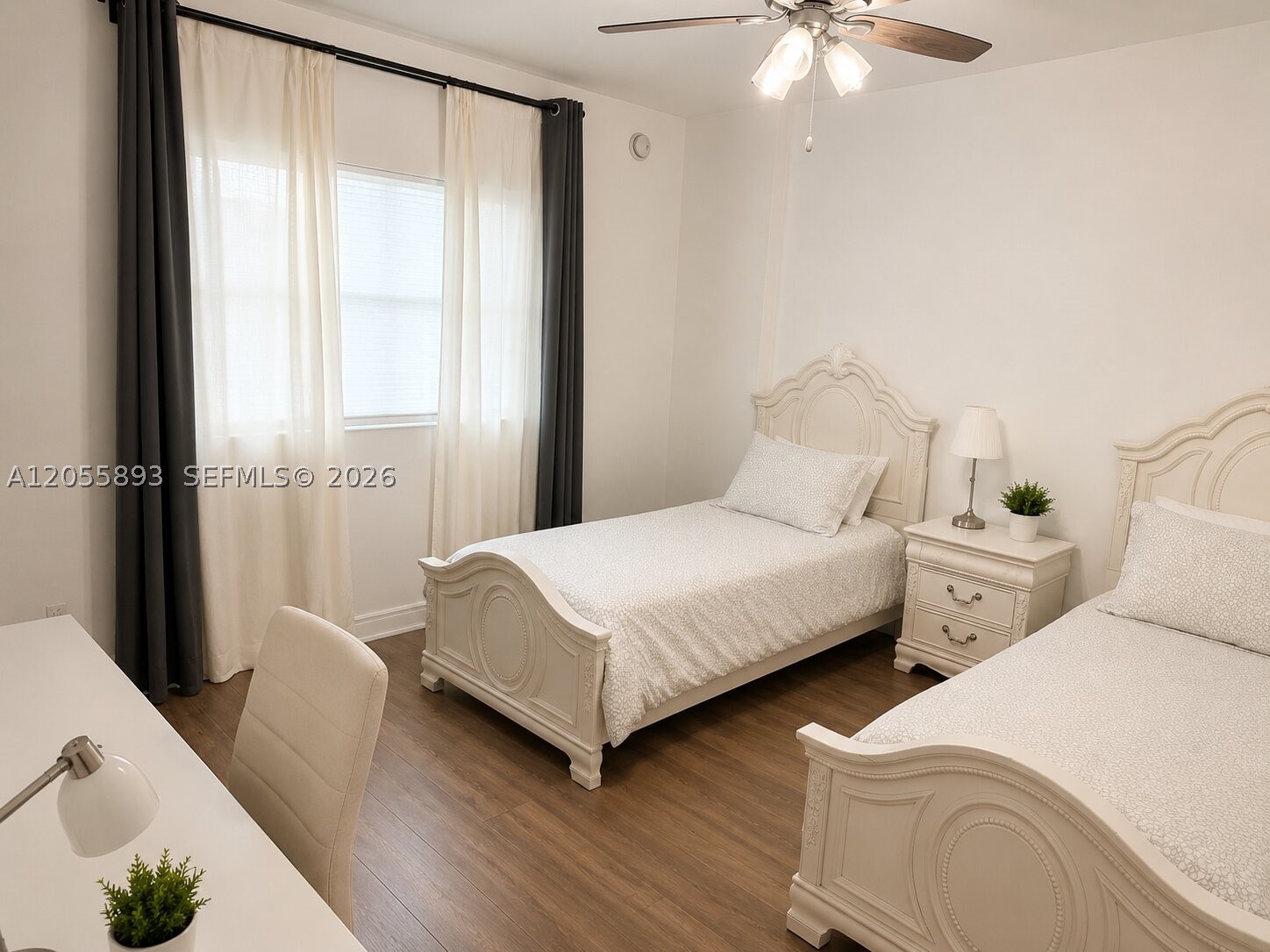 THE OAKS I CONDO - Residential
