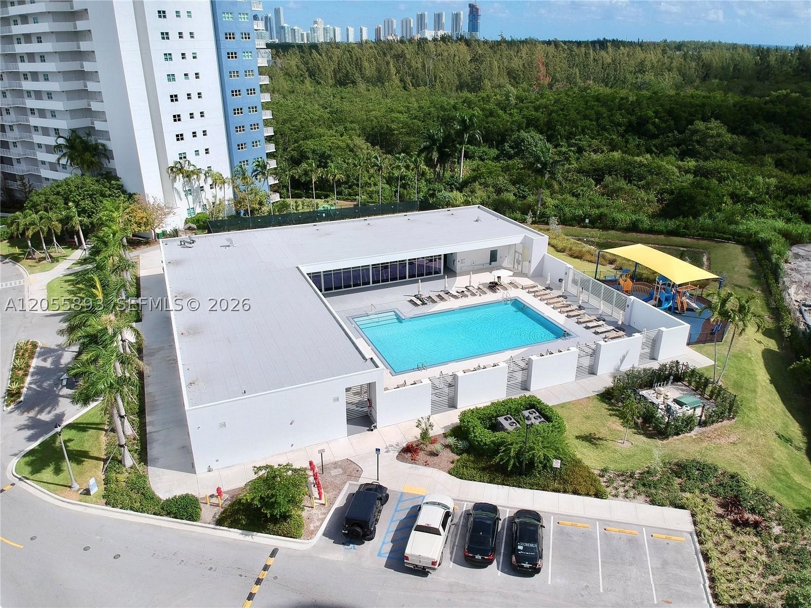THE OAKS I CONDO - Residential