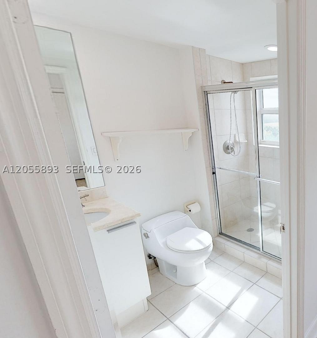 THE OAKS I CONDO - Residential