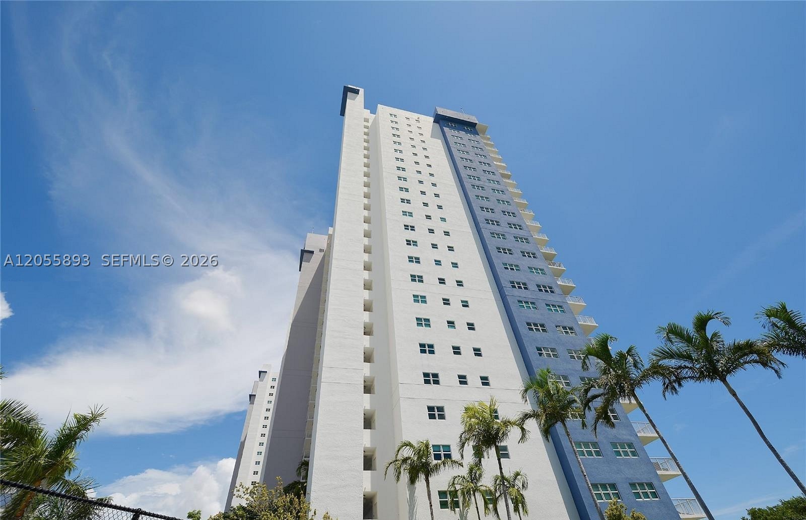 THE OAKS I CONDO - Residential