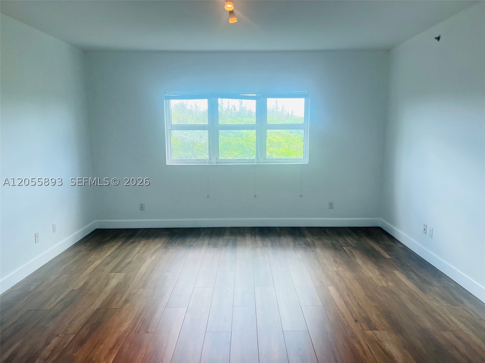THE OAKS I CONDO - Residential