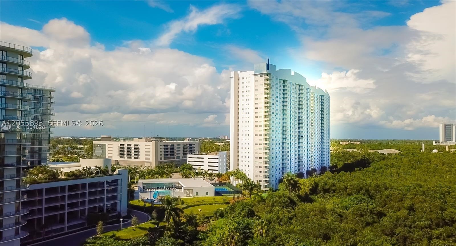 THE OAKS I CONDO - Residential
