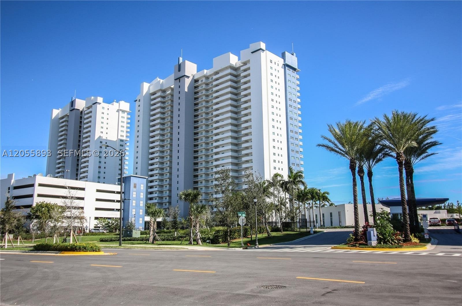 THE OAKS I CONDO - Residential