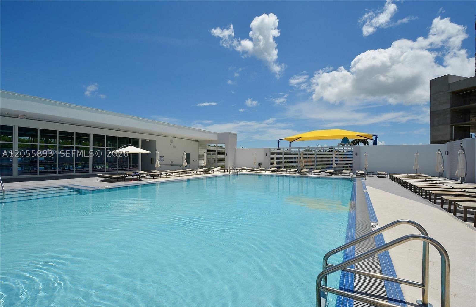 THE OAKS I CONDO - Residential
