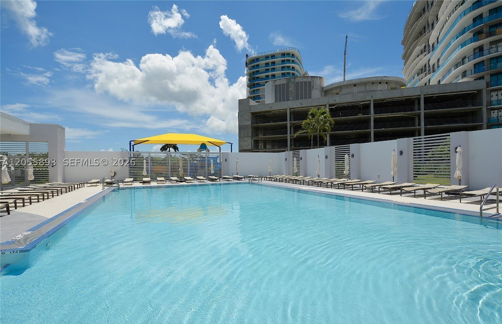 THE OAKS I CONDO - Residential