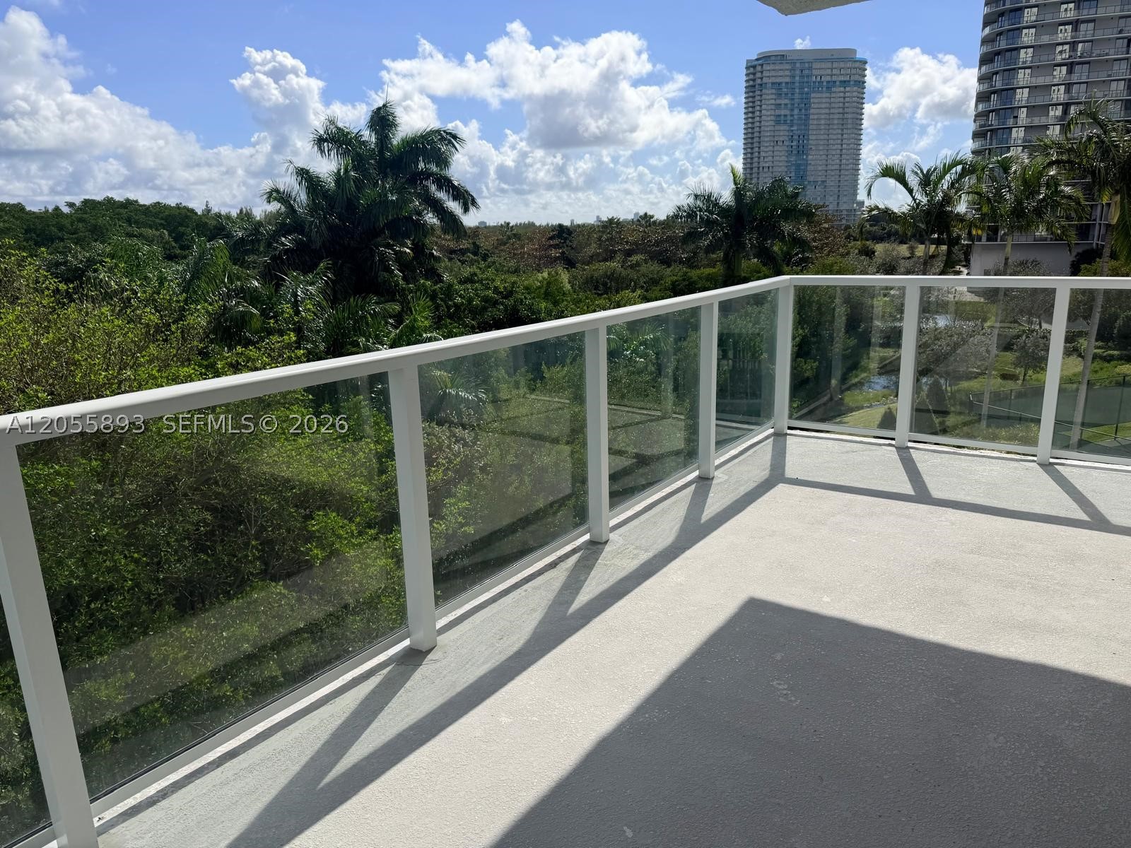 THE OAKS I CONDO - Residential