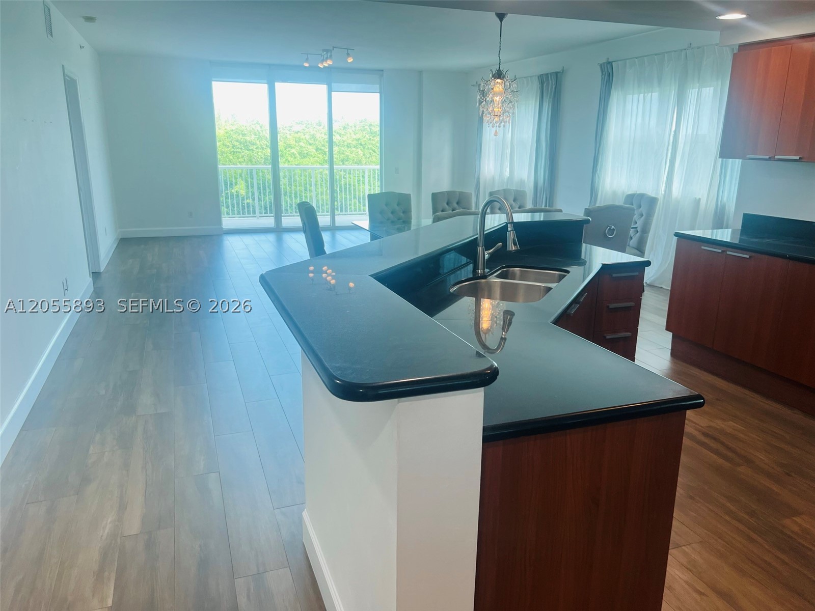 THE OAKS I CONDO - Residential