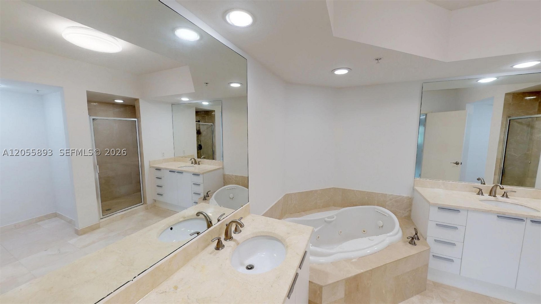 THE OAKS I CONDO - Residential
