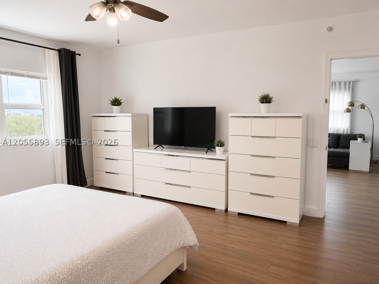 THE OAKS I CONDO - Residential