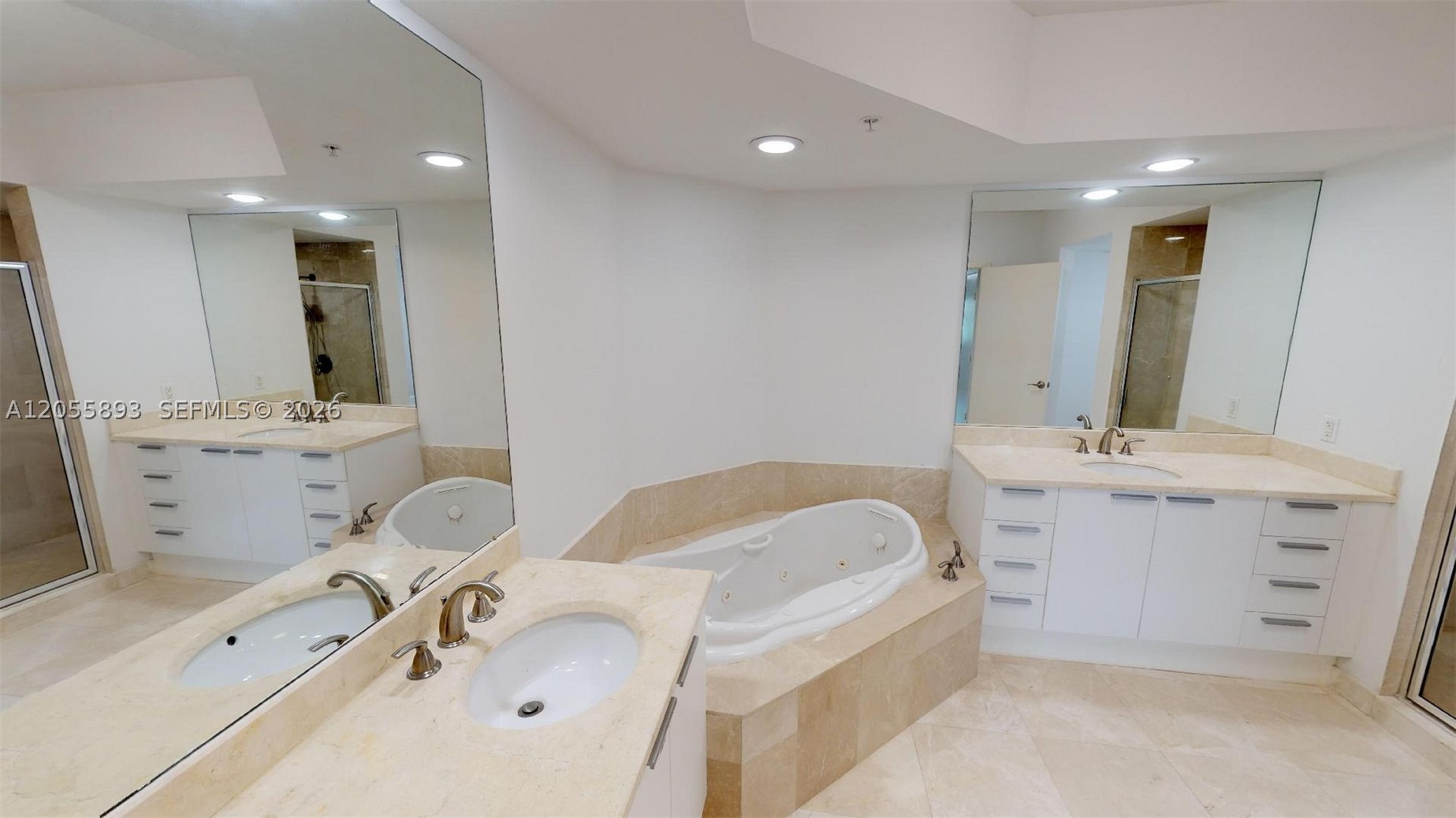 THE OAKS I CONDO - Residential